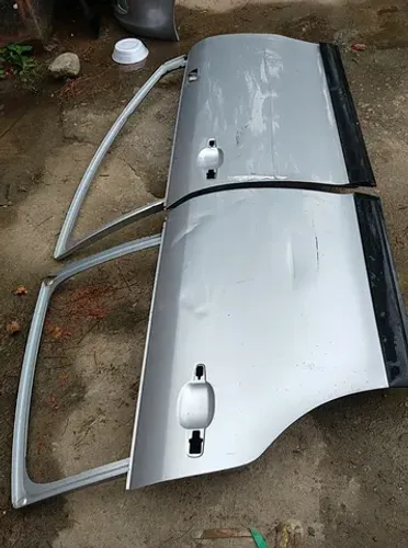 Porta Citroen C4 com aplique moldura acabamento