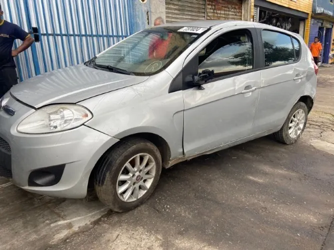 Sucata Fiat/ Palio Attractiv 1.0 2013/2013 para venda de peças