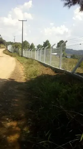 Artefatos de cimento e palanques e cerca prontas 