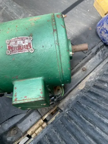 Motor Elétrico Trifásico Kohlbach 380/220V 1588 RPM