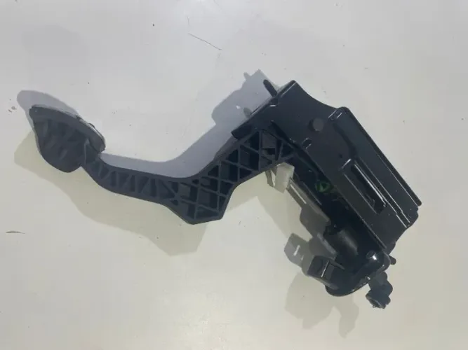 Pedal Embreagem Volkswagen Golf 2009 a 2010 1je721059k