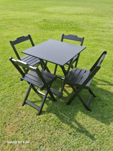 Jogo de Mesa e Cadeiras Dobráveis de Madeira - Ideal para Varanda!