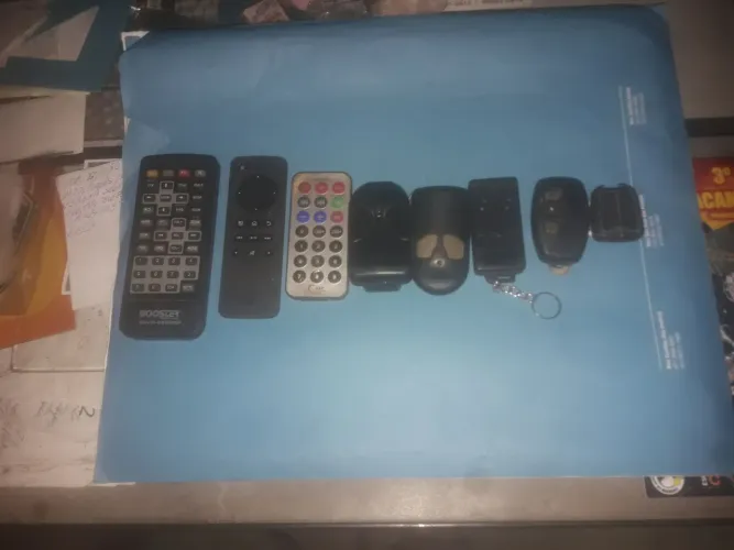 Controle remoto. Vendo 8 .