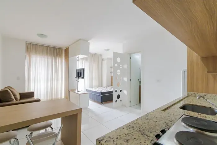 Apartamento 1 dormitório para alugar, 49,31 m² por R$ 2.400/mês + taxas- mobiliado, sacada