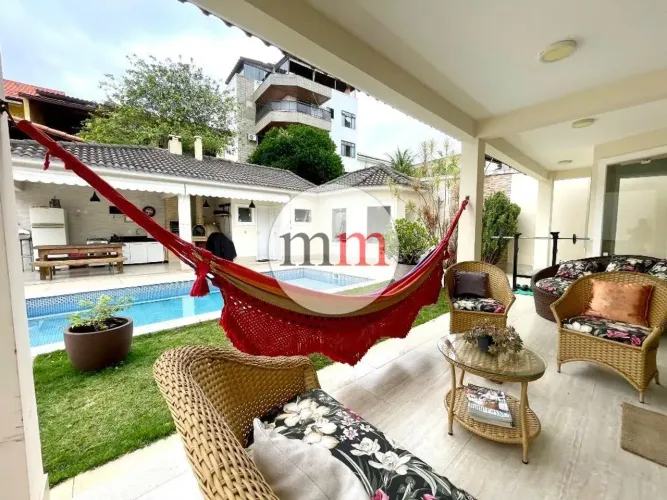 Casa à venda em Rio de Janeiro, Jardim Carioca, com 4 suítes, com 270 m², Condomínio Verde