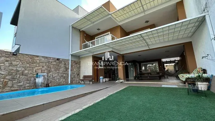Casa excepcional no condomínio Golden Village