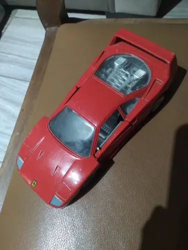 Ferrari F40 - Miniatura Colecionável