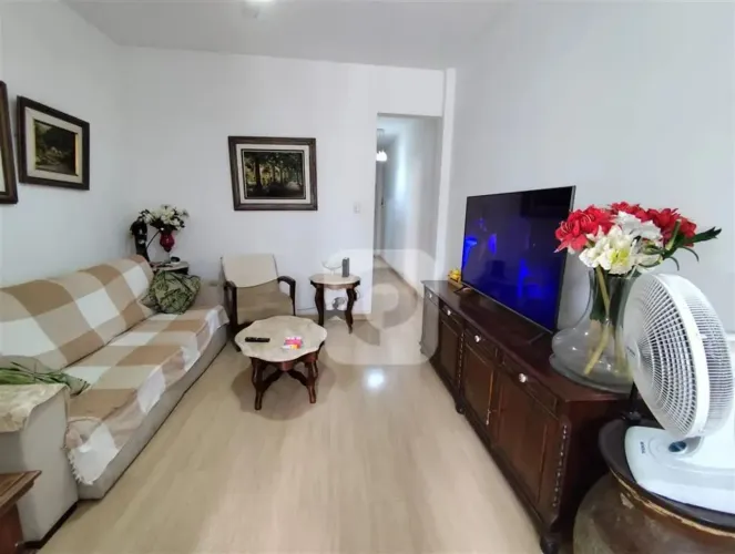 Sala quarto, com depêndencia revertida para segundo quarto, vaga e 10 minutos do Metrô Uru