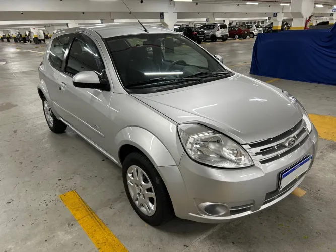 KA  1.6 baixa km todo original único dono 