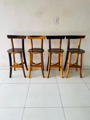 BANQUETAS PAU BRANCO ASSENTO REDONDO DE PROMOÇÃO 