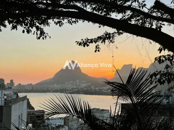 Lagoa | Casa 4 quartos, sendo 2 suites