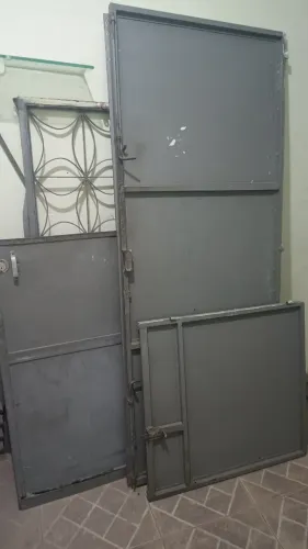 Vendo portão de ferro
