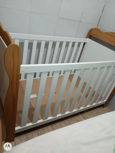 Berço que vira cama 