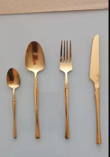 Conjunto de talheres Oval em aço inoxidável dourado 24 peças