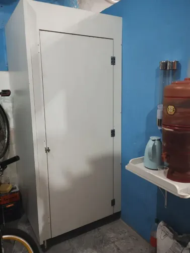 Provador de roupas em MDF 