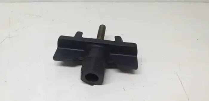 Parafuso Trava Fixação Borboleta Estepe Jac T5 3105010u2230