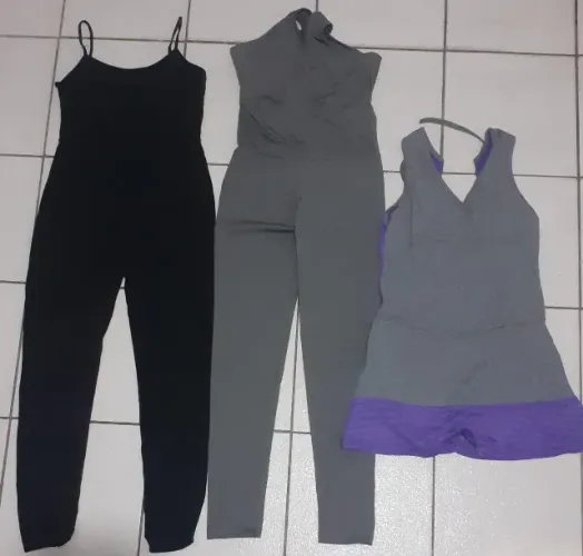 Roupas de malhar. As três peças um só preço.