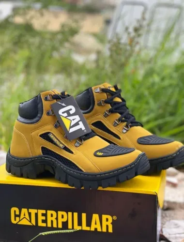 Bota Caterpillar Masculina Amarela