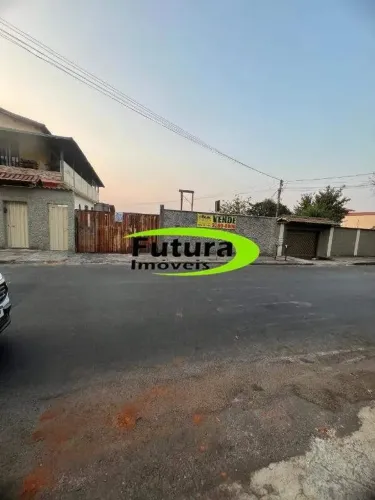 Excelente lote à venda no Barreiro - Ideal para Investidores e Construtores