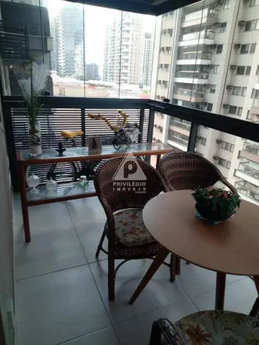 apartamento 2 quartos com suíte no Recreio