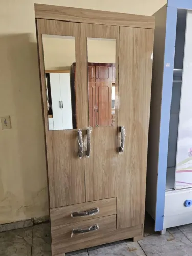 Guarda-Roupa 3 Portas com Espelho