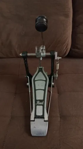 Pedal da Pearl para bumbo de Bateria.