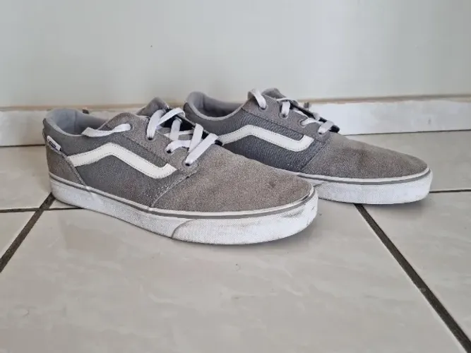 Tênis Vans cinza tam 38