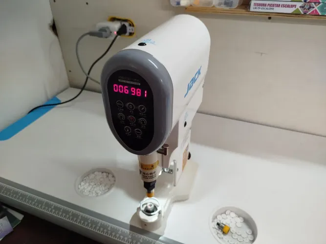Máquina profissional de Botão de Pressão JACK JK-T818