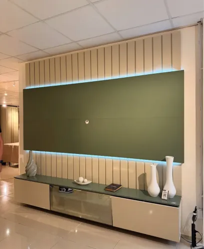Painel Soberano 230cm para Tv Até 85 Polegadas Ripado com Led e Vidro Reflecta