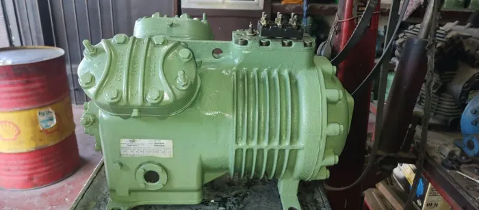 Compressor  Semi Hermético Bitzer 10.5HP Mod:4V10.2