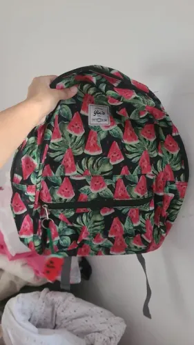 Mochila com tema melancia, aconpanha chaveiro da melancia