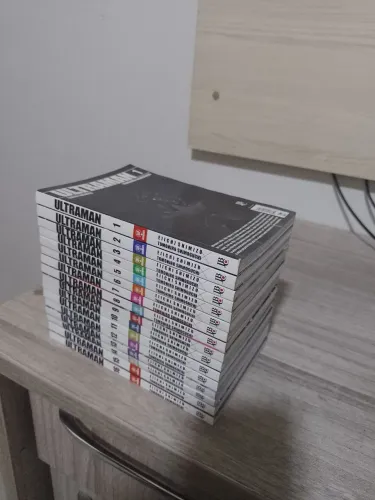 Colação de mangás Ultraman volumes 1-16