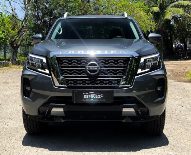 Nissan Frontier XE CD 4x4 2.3 Bi-turbo diesel 2025