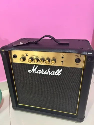 Cubo Guitarra Marshall Mg 15 Fx 15 Wrms Cor Preto 220V