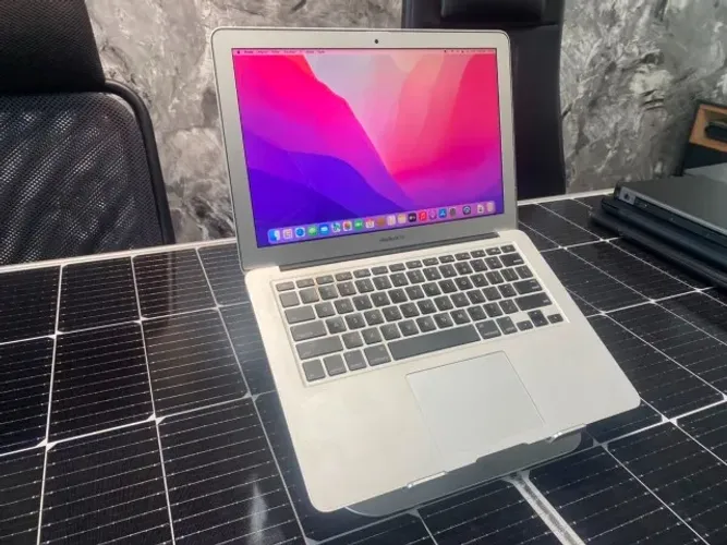 ?MACBOOK AIR 2017 Processador: i7 Memória: 8GB SSD: 512GB
