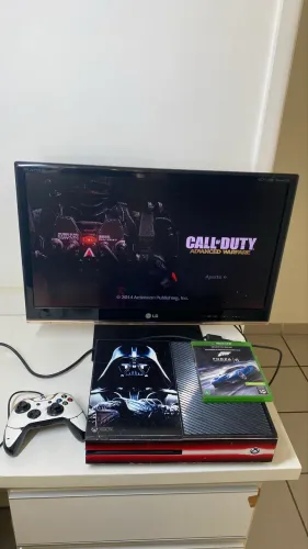 Combo gamer: Xbox One 1TB + TV LG Full HD 25" + Forza 6 + Bateria recaregável