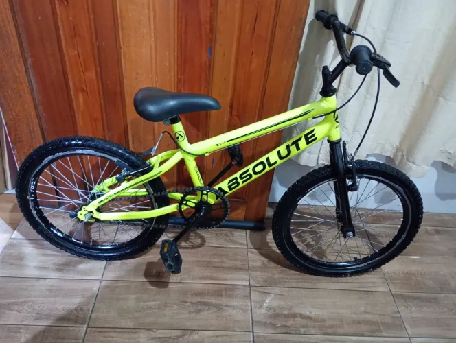 Bicicleta aro 20 em ótimo estado 