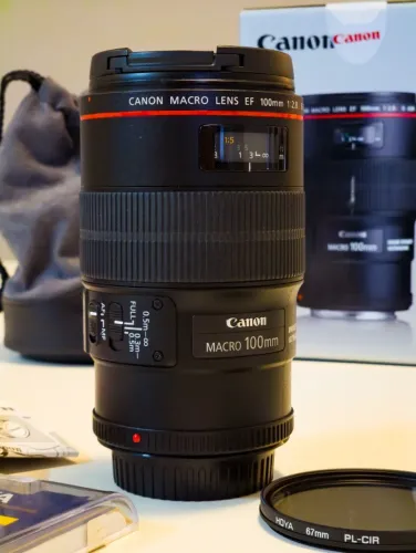 Canon EF 100mm F/2.8 Macro IS Usm - Série L - Muito Nova