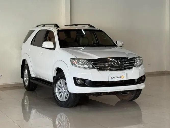 Toyota Hilux SW4 SR 4X2 2.7/ 2.7 Flex 16V Aut. 2015