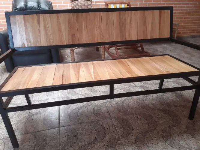 Lindo banco de jardim