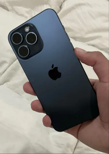 IPhone 15 pro max azul
