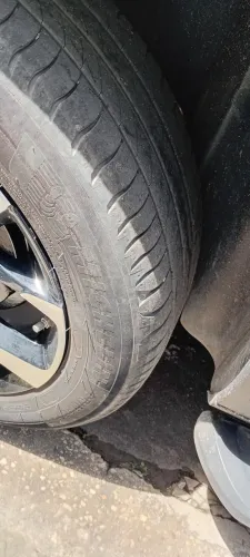 Pneus original Michelin 215/55/17 R$ 400 reais as 04 unidades * watt