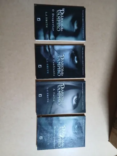 Coleção 12 livros Diarios do Vampiro Vampire Diares 