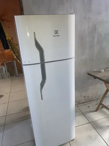 Geladeira Electrolux gelando perfeitamente 