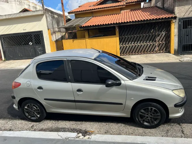 Peugeot 206 Selection/ Sensation 1.0 16V 5P 2005