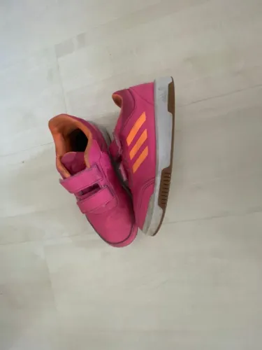 Tênis adidas tamanho 31/32