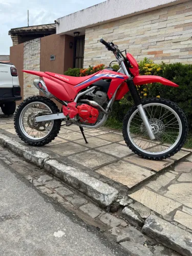 CRF bem novinha