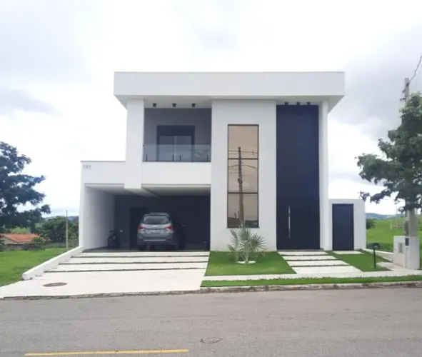 Casa de Alto Padrão em Condomínio