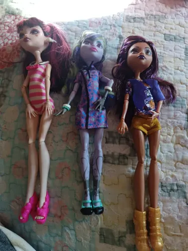 Lote de bonecas monster high 