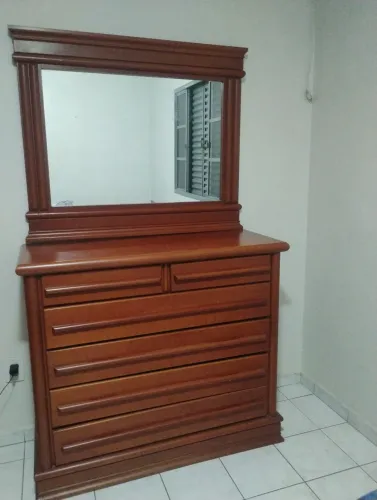 Cômoda com espelho 